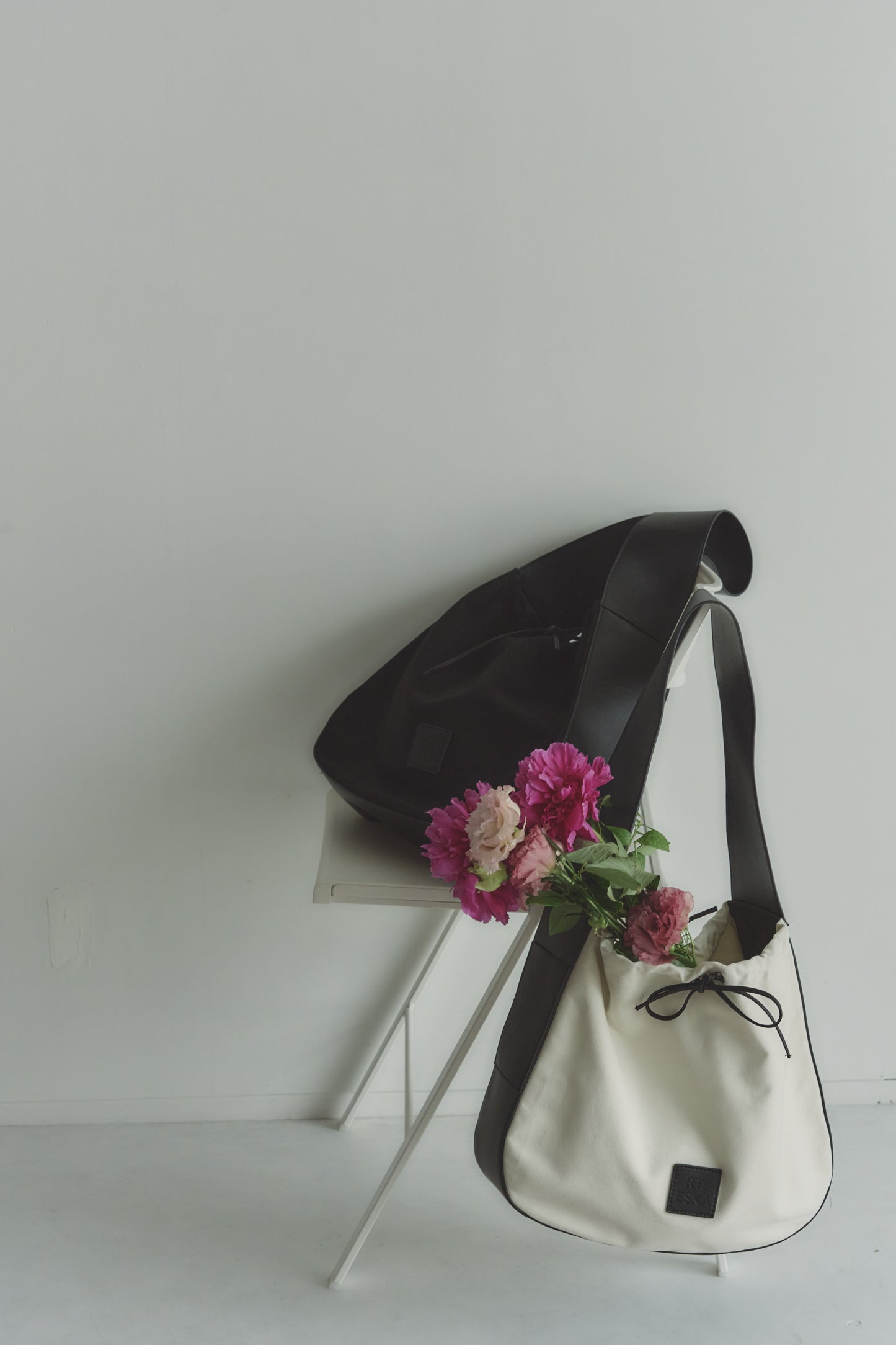 RT;ESKA / Shape Tote - Circle / ivory