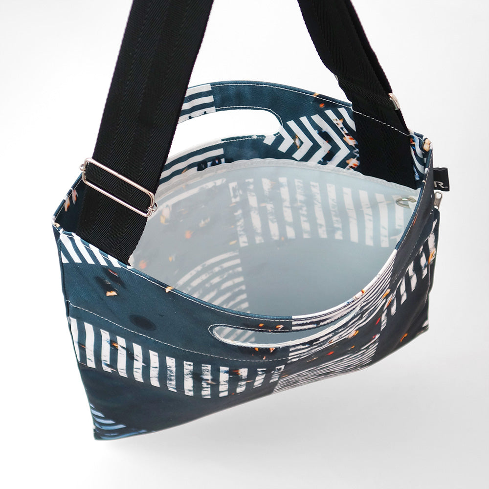 ART&DESIGN / Crossing1 ATTACHE / 940403