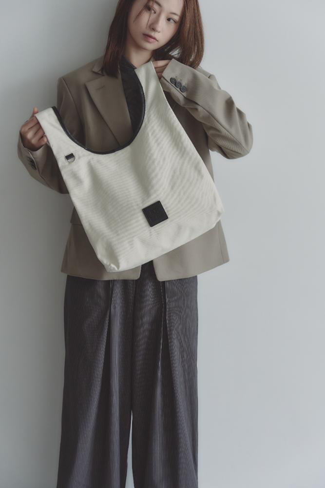 RT；ESKA / EDIT Tote / ivory
