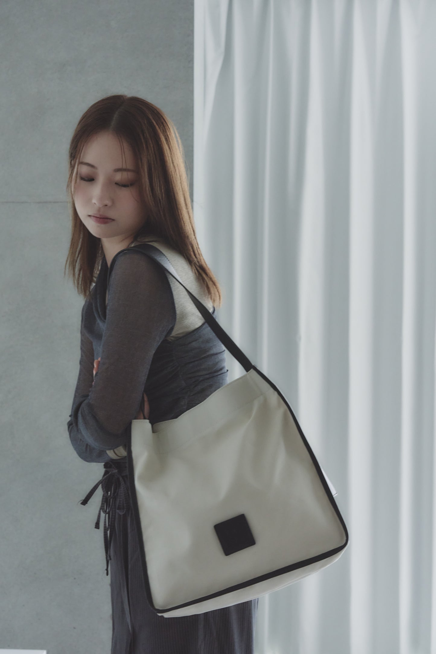 RT；ESKA / Shape Tote - Square / ivory