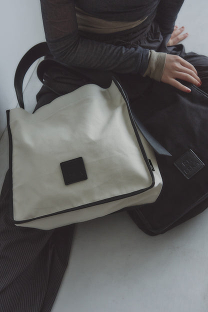 RT；ESKA / Shape Tote - Square / ivory