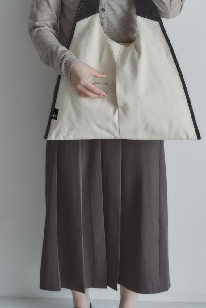 RT；ESKA / Shape Tote - Triangle / ivory