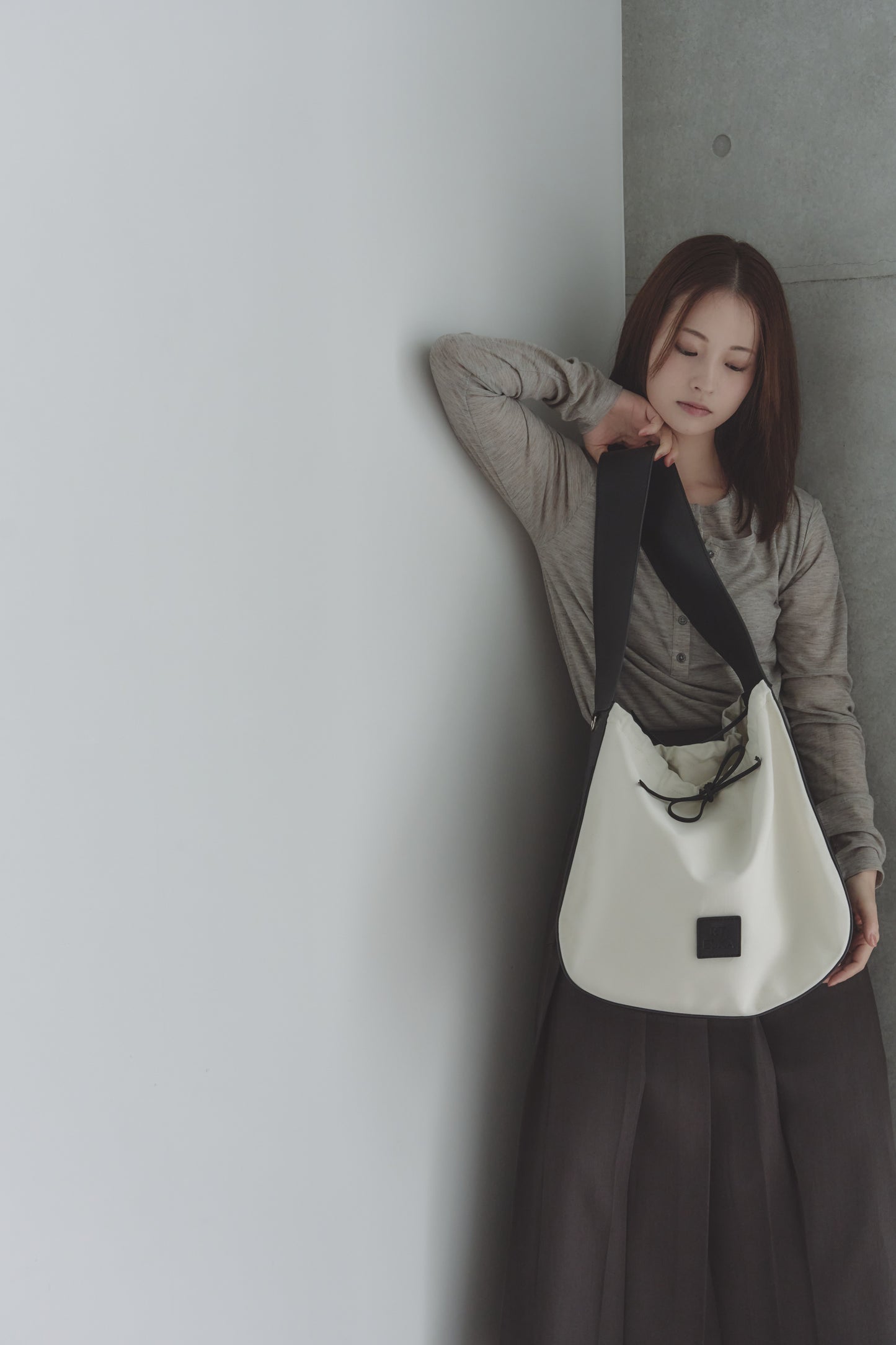 RT；ESKA / Shape Tote - Circle / ivory