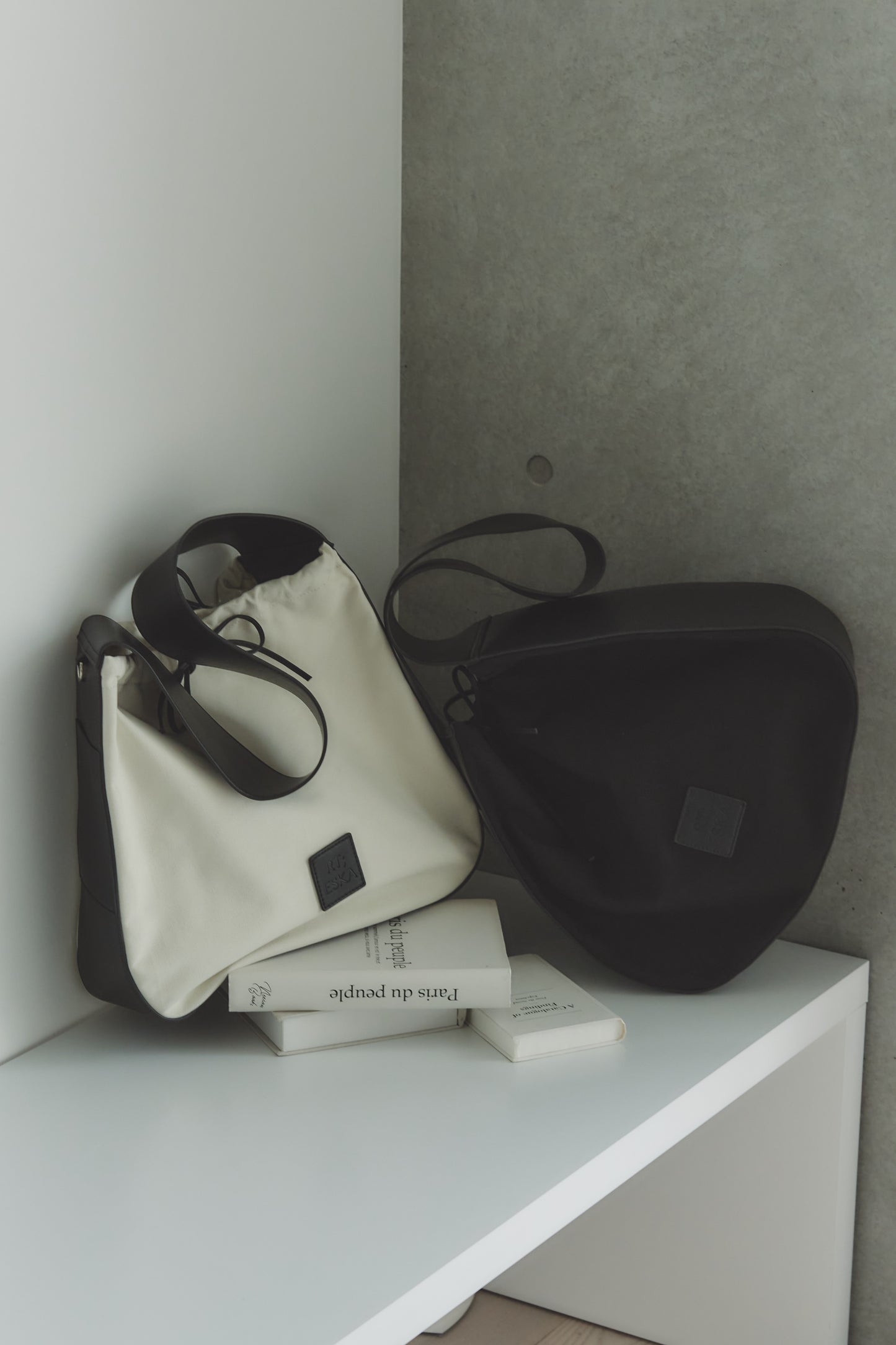 RT；ESKA / Shape Tote - Circle / ivory