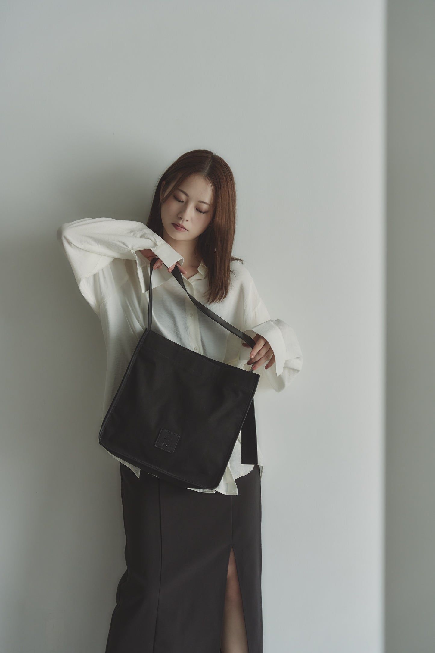 RT；ESKA / Shape Tote - Square / Black