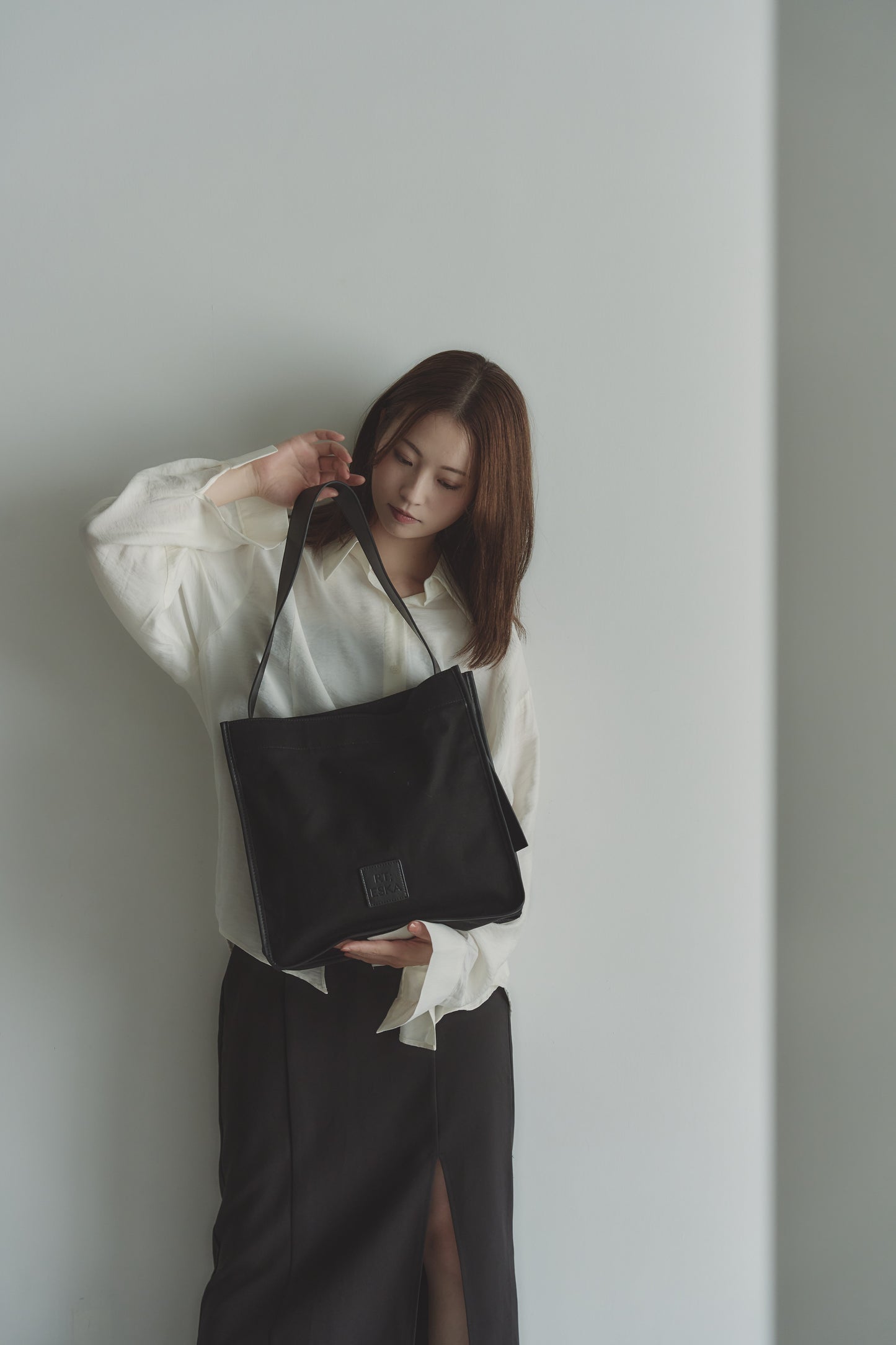 RT；ESKA / Shape Tote - Square / Black