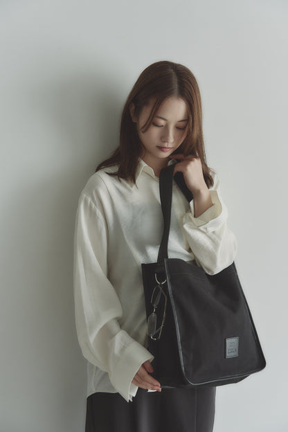 RT；ESKA / Shape Tote - Square / Black