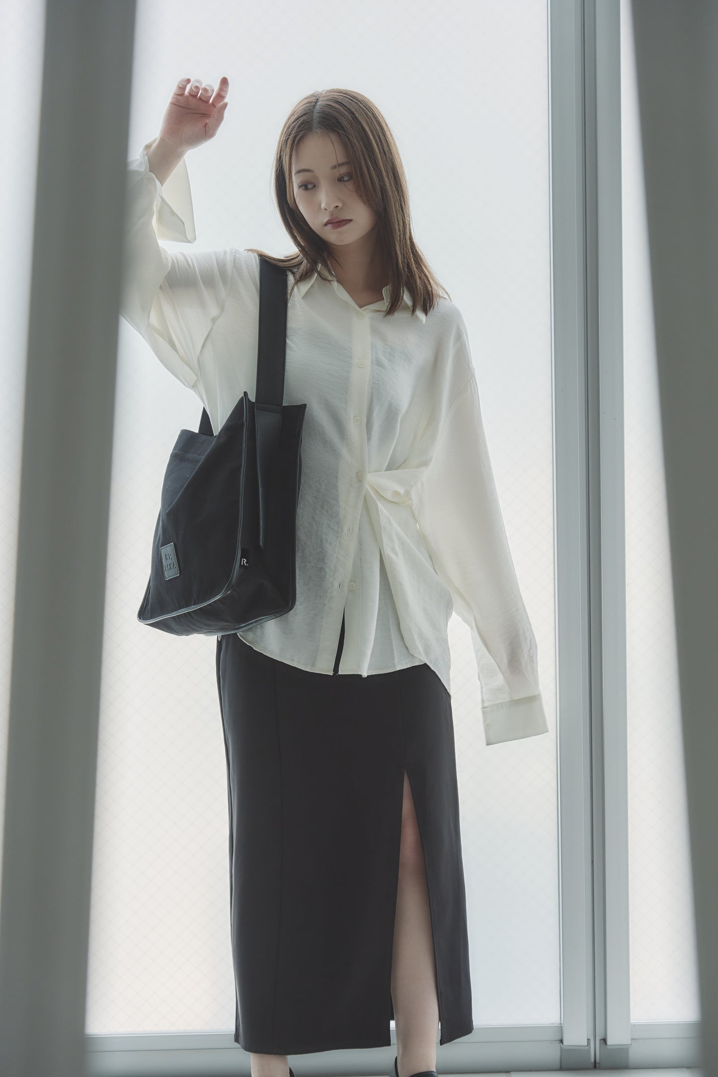 RT；ESKA / Shape Tote - Square / Black