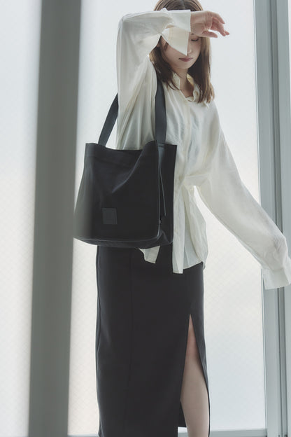 RT；ESKA / Shape Tote - Square / Black