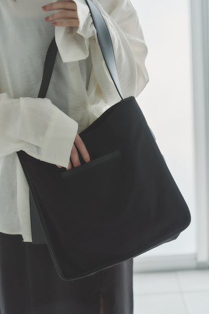 RT；ESKA / Shape Tote - Square / Black