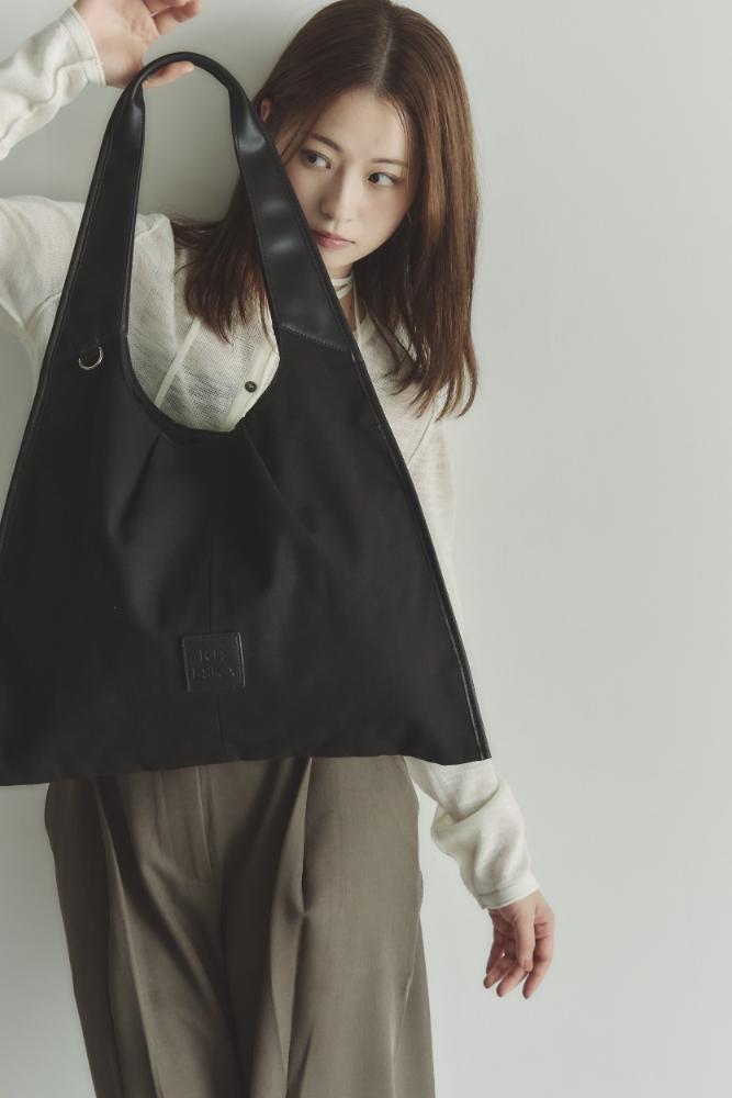 RT；ESKA / Shape Tote - Triangle / Black