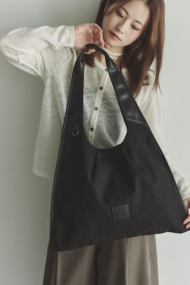 RT；ESKA / Shape Tote - Triangle / Black