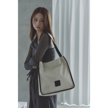 RT；ESKA / Shape Tote - Square / ivory