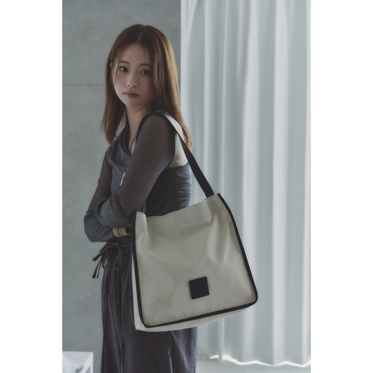 RT；ESKA / Shape Tote - Square / ivory