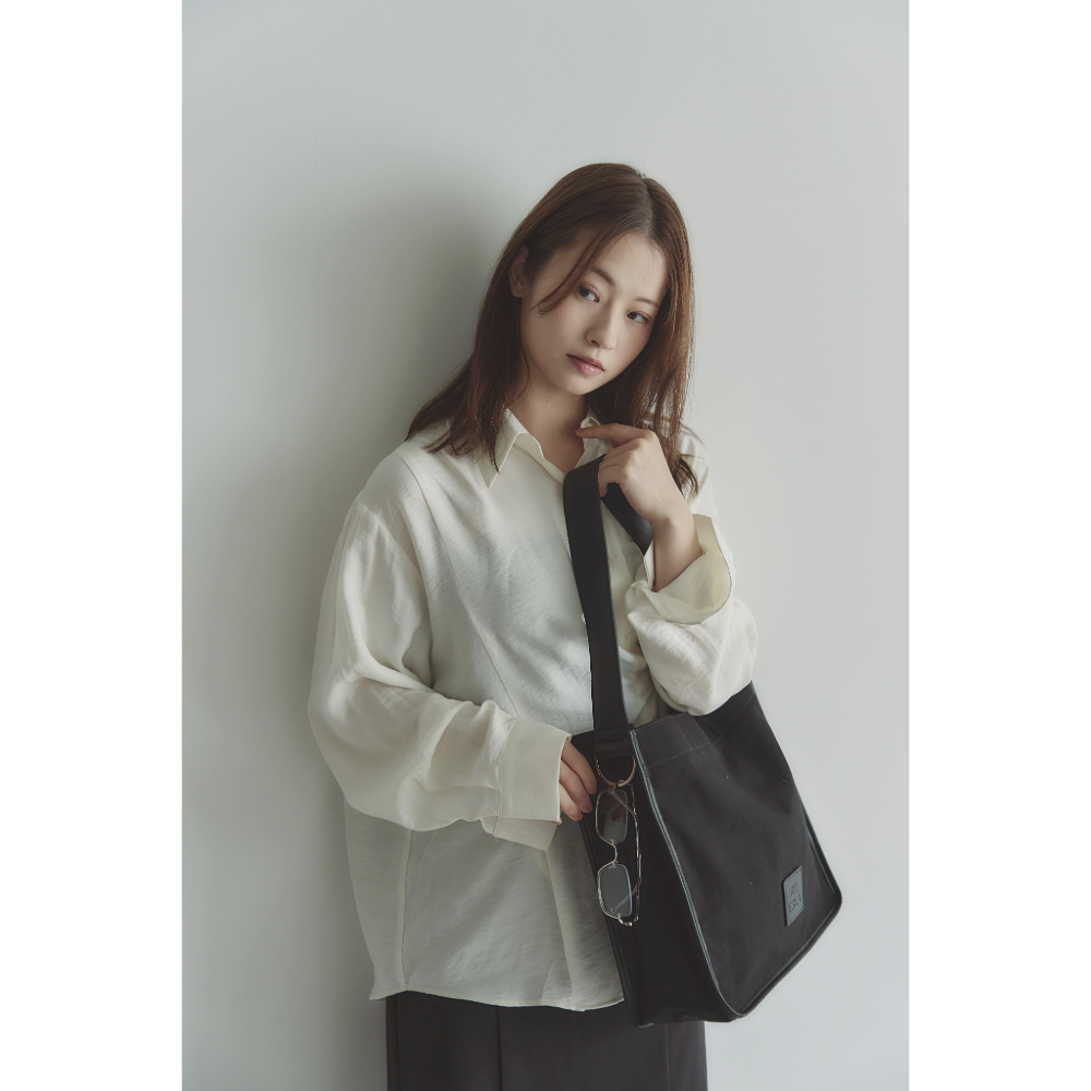 RT；ESKA / Shape Tote - Square / Black