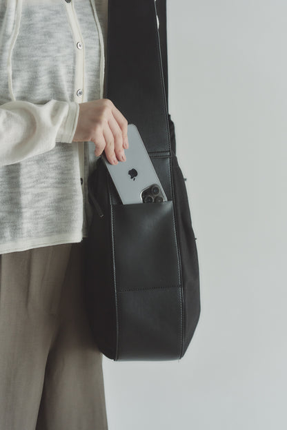 RT；ESKA / Shape Tote - Circle / Black