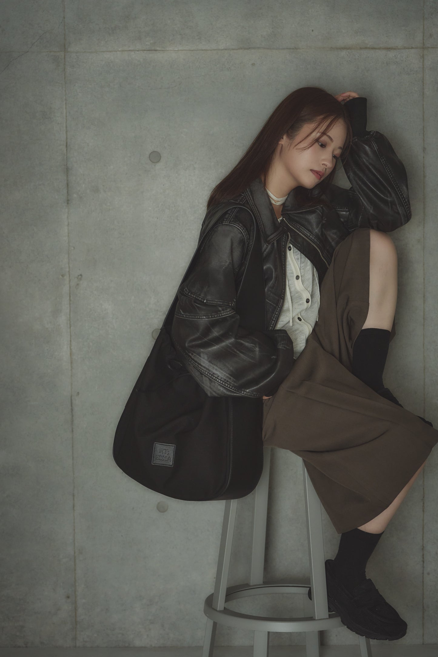 RT；ESKA / Shape Tote - Circle / Black