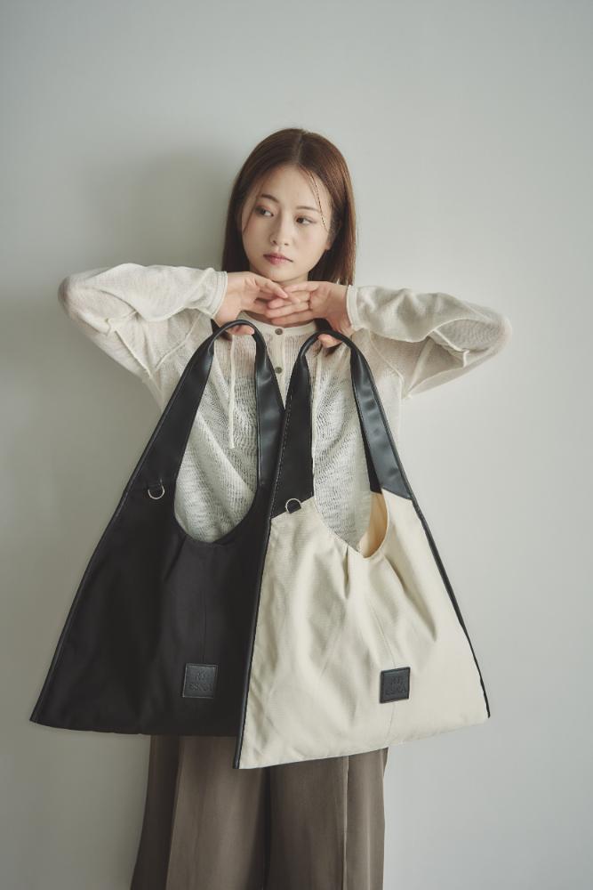 RT；ESKA / Shape Tote - Triangle / Black