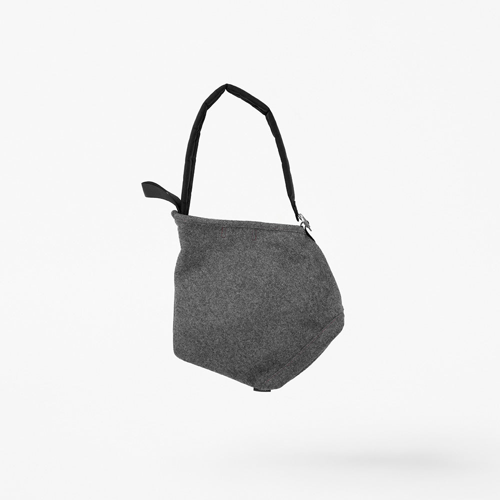 Textile by kvadrat × nendo / ruck-tote small Gray / 855001
