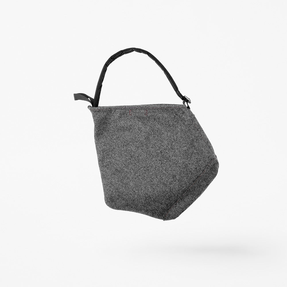 Textile by kvadrat × nendo / ruck-tote Gray / 855101