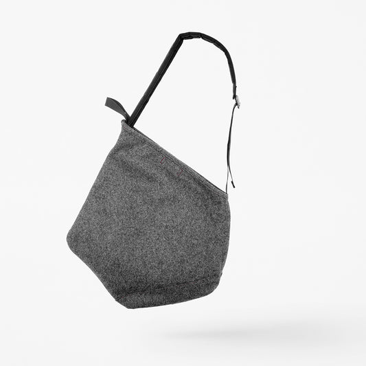 Textile by kvadrat × nendo / ruck-tote Gray / 855101