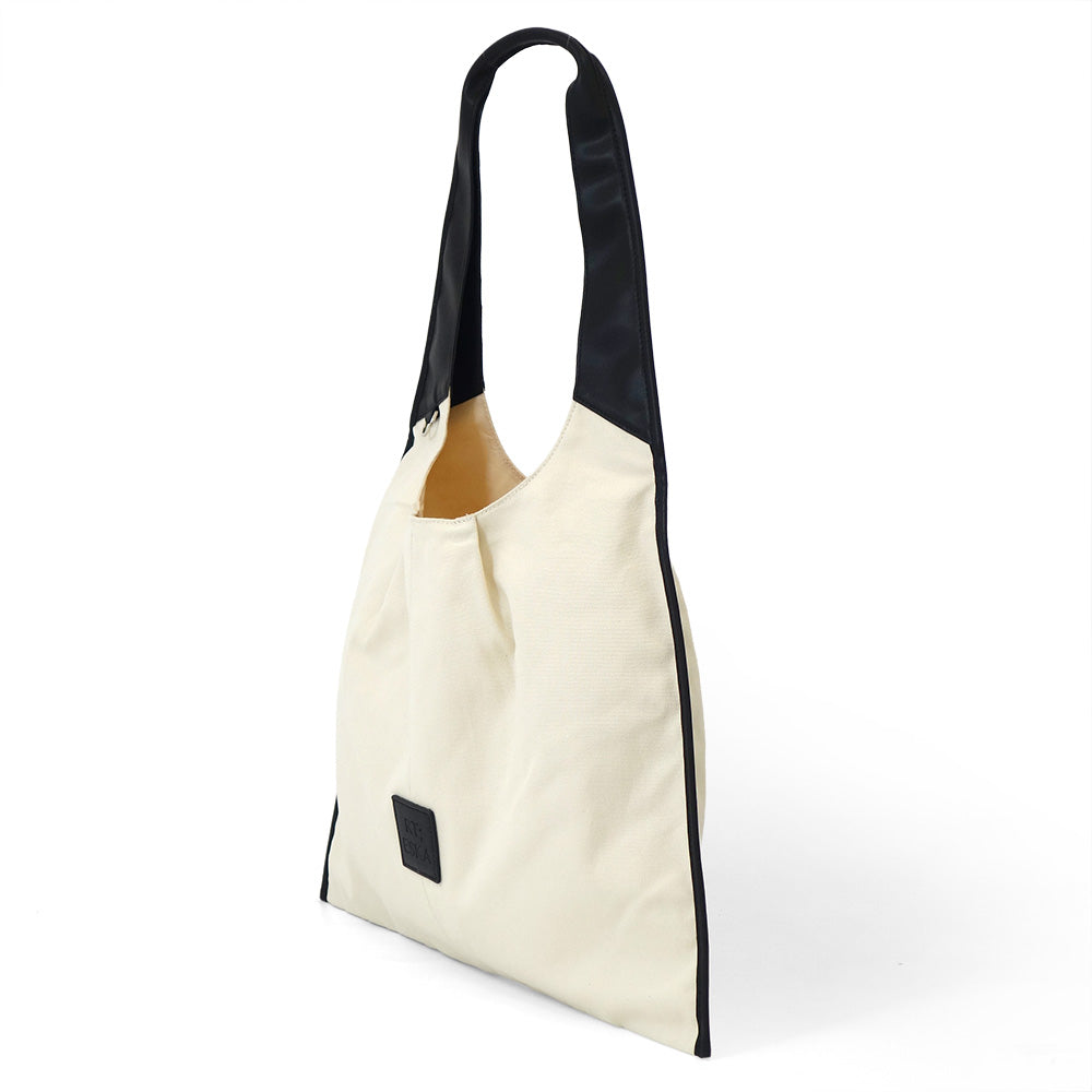 RT；ESKA / Shape Tote - Triangle / ivory