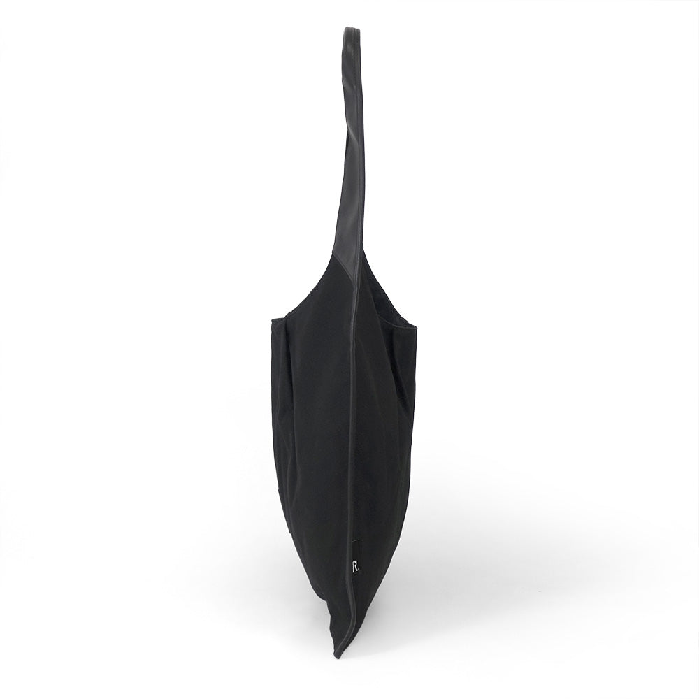RT；ESKA / Shape Tote - Triangle / Black